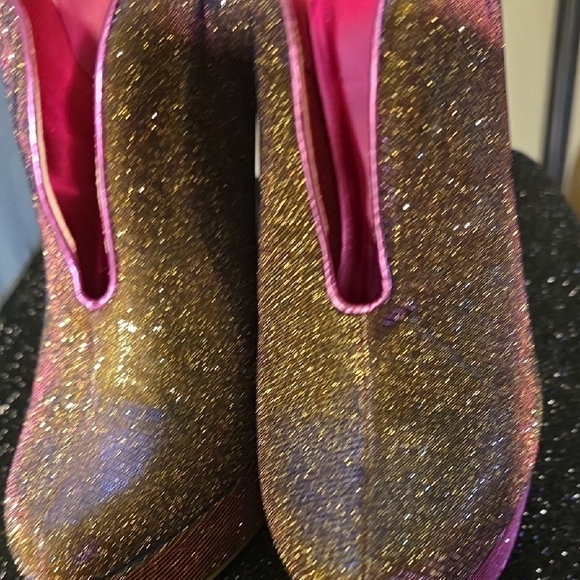 Chinese Laundry Pink and Gold Heeled Boots with Glitter Finish - Picture 3 of 7